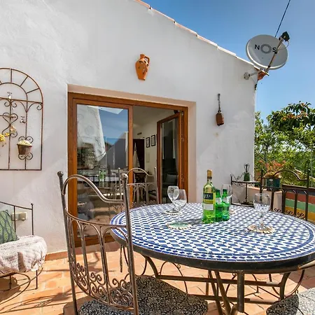 Casinha Flores Holiday home *